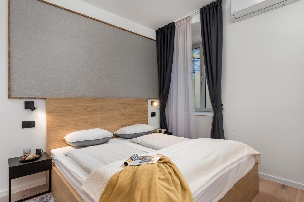 Deluxe Apartments & Rooms "In The Center" Rijeka Luaran gambar