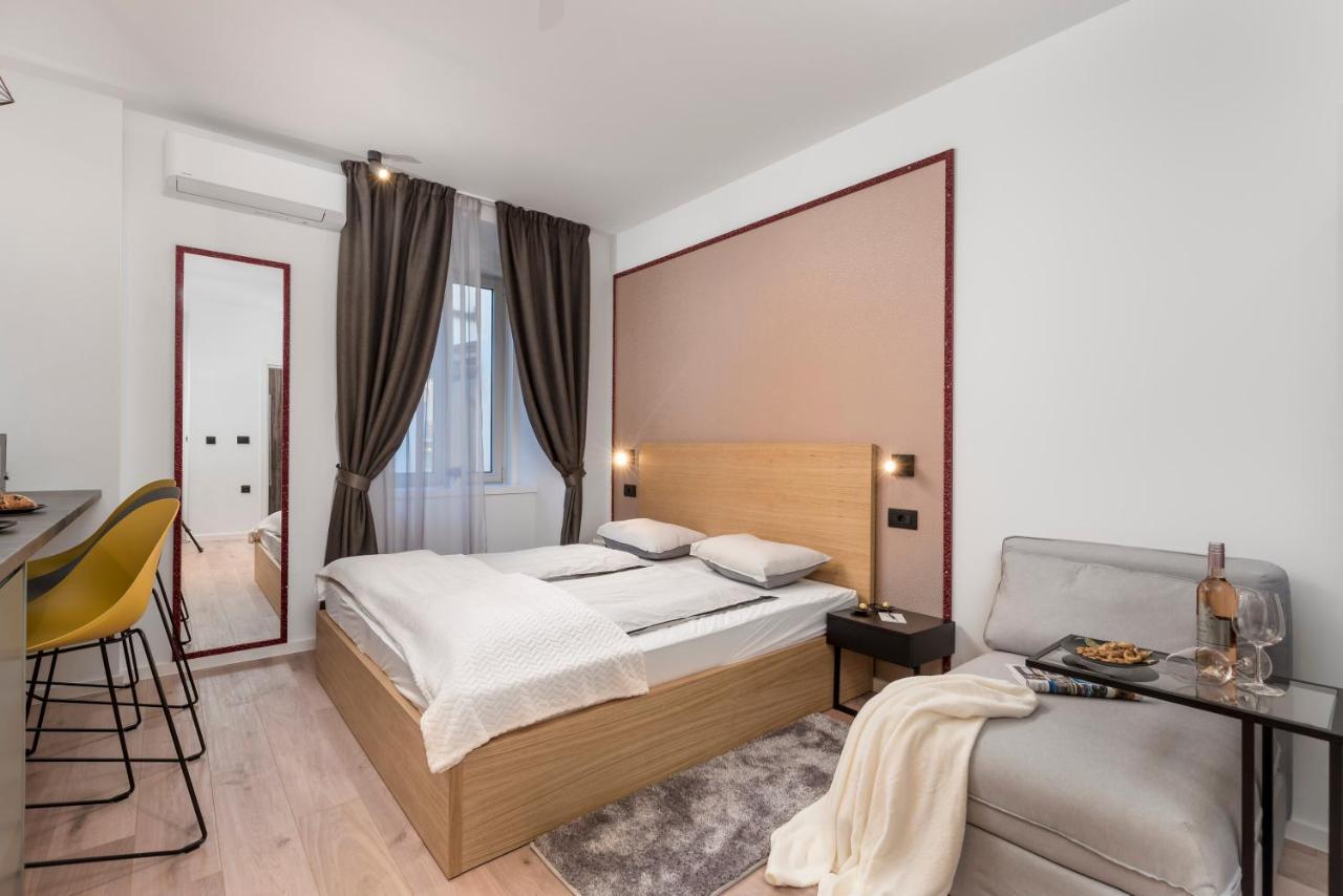 Deluxe Apartments & Rooms "In The Center" Rijeka Luaran gambar