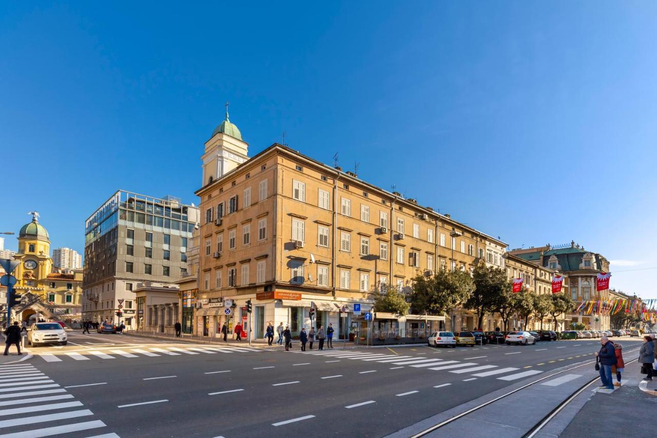 Deluxe Apartments & Rooms "In The Center" Rijeka Luaran gambar